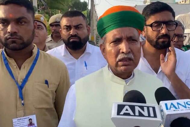 Bikaner polls: Arjun Ram Meghwal casts vote in Bikaner municipal elections