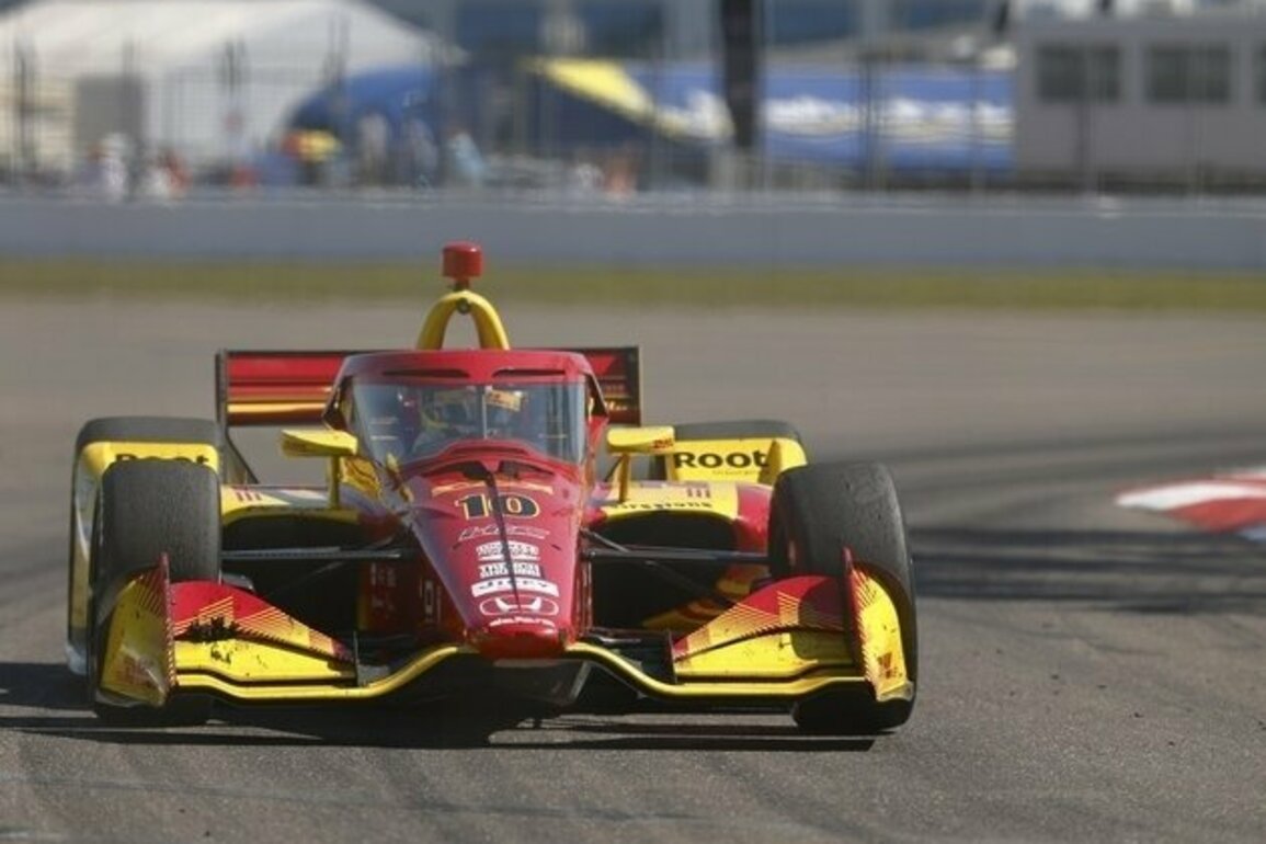 Alex Palou's win in IndyCar opener scores FOX huge ratings