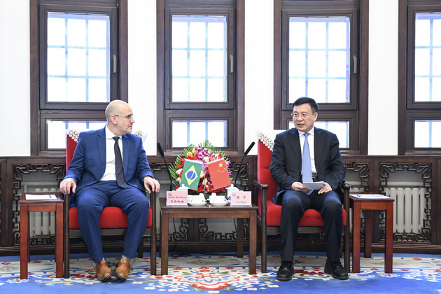 CHINA-BEIJING-XINHUA-FU HUA-BRAZIL-EBC PRESIDENT-MEETING (CN)