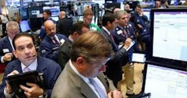 U.S. stocks edge lower, unfazed by positive economic date