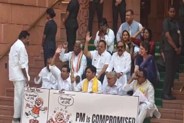 Parliament Budget Session: Congress MPs protest against Centre over shortage of LPG cylinders
