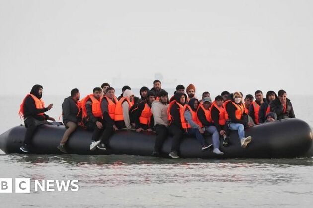 UK-France migrant deal &#39;robust&#39; against legal challenges, Yvette Cooper says