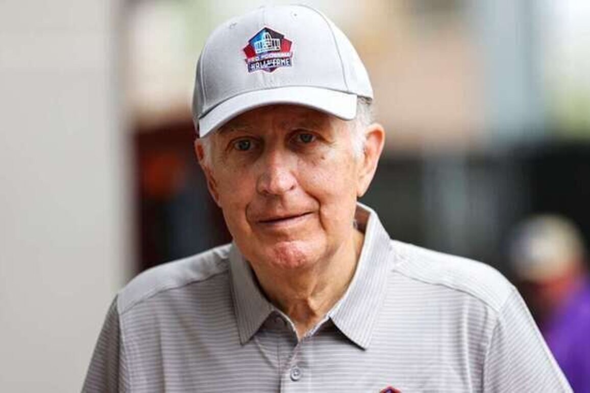 Jets Remember 'Visionary Leader' Paul Tagliabue