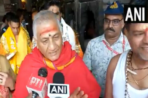Mizoram Governor General VK Singh offers prayers at Mahakaleshwar Temple in Ujjain
