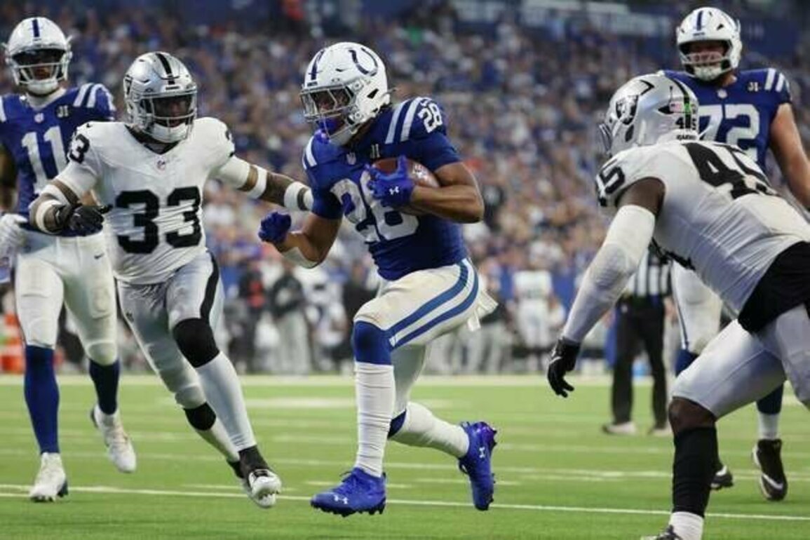 Jonathan Taylor, Colts steamroll Raiders 40-6