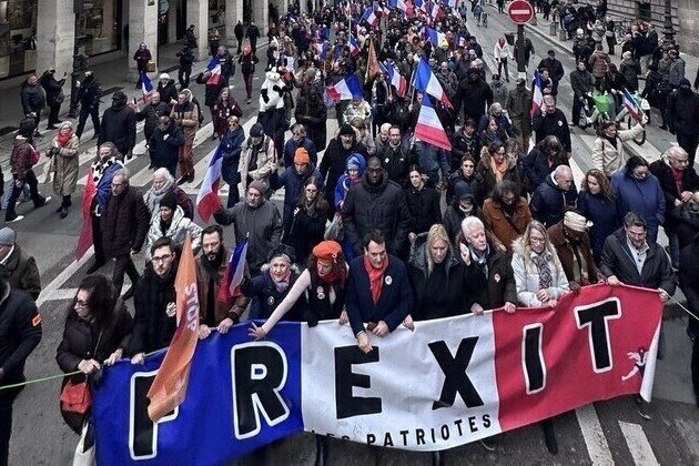 French protesters tear EU flag at Frexit rally 