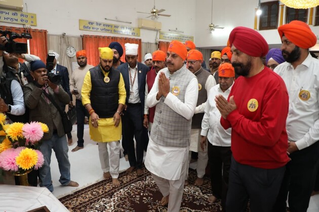 MP CM Yadav pays tributes to Sahibzadas of Guru Gobind Singh on Veer Bal Diwas at Gurudwara in Bhopal