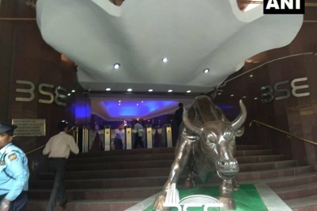 Sensex soars past 59,000 points mark; IT, banking stocks surge
