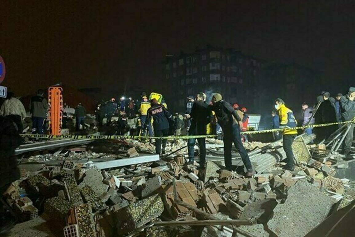6.1 Magnitude Earthquake Strikes Western Turkey, One Dead