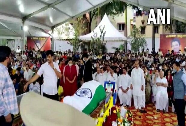 Karnataka CM pays his last respects to actor Puneeth Rajkumar