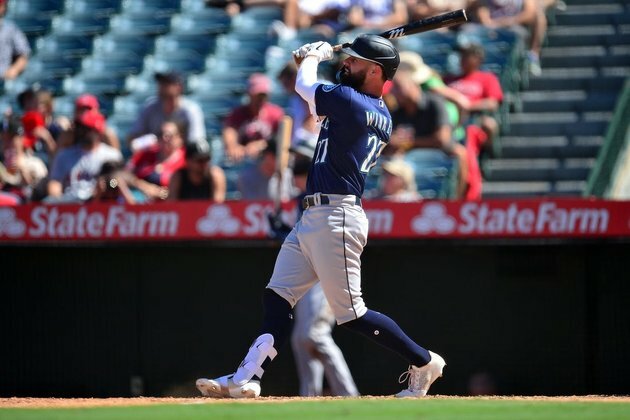 Cal Raleigh homers twice as Mariners beat Angels