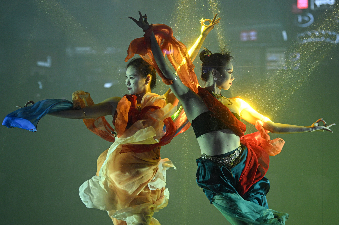 (HainanOutlook) CHINA-HAINAN-SANYA-EXTREME DANCE-COMPETITION (CN)