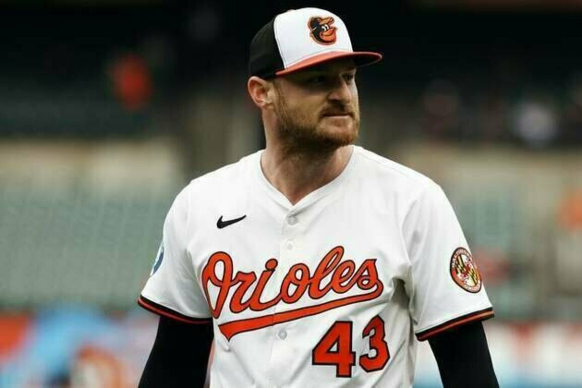 Orioles trade RHP Bryan Baker to Rays for draft pick