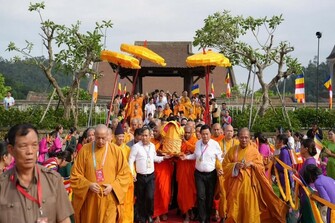 'A Historic Spiritual Homecoming': Arrival of holy relics of Lord Buddha at Truc Lam Yen Tu Pagoda in Vietnam's Quang Ninh