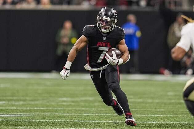Falcons pick up team option for star RB Bijan Robinson in 2027