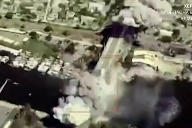 Kherson Residents Flee Island District As Russians Blast Key Bridge