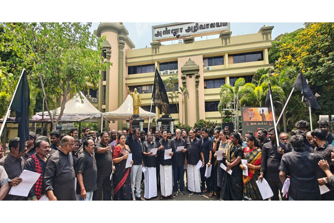 DMK leaders raise slogans against BJP, burn copies of proposed delimitation bill