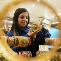 Gold may surge to record USD 6,600/oz, says Jefferies, comparing historical trends with US/Capita income