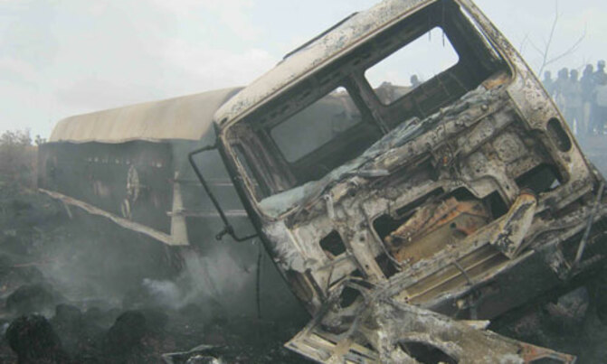 Bushfire blows fuel tanker to pieces Bushfire blows fuel tanker to pieces