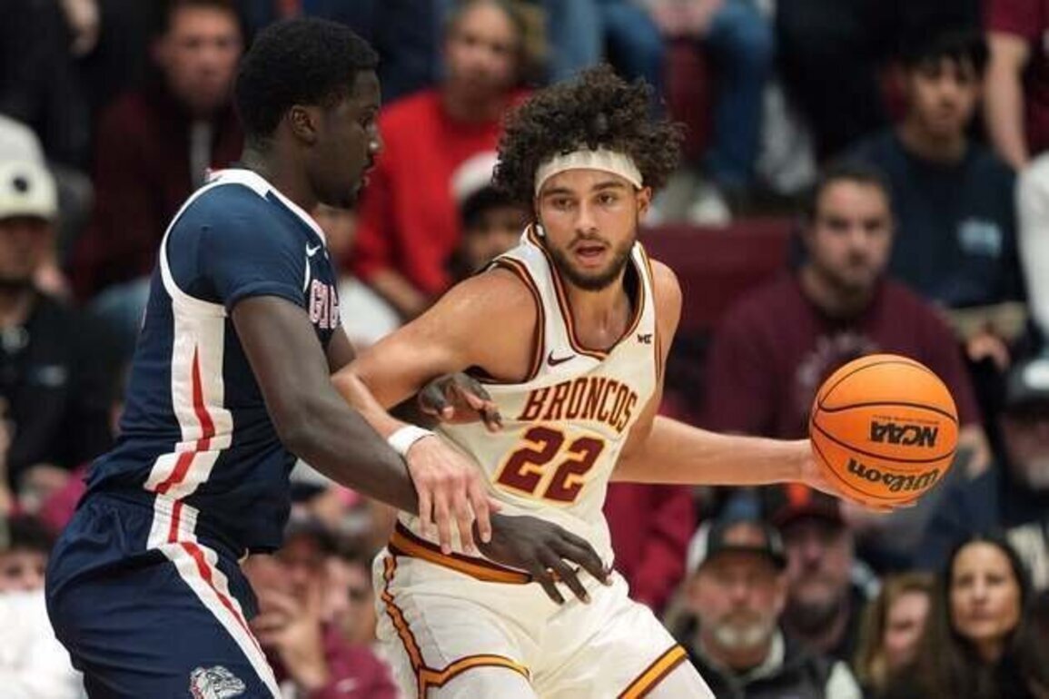 Chance to play for coveted WCC title awaits No. 21 Saint Mary's, Santa Clara