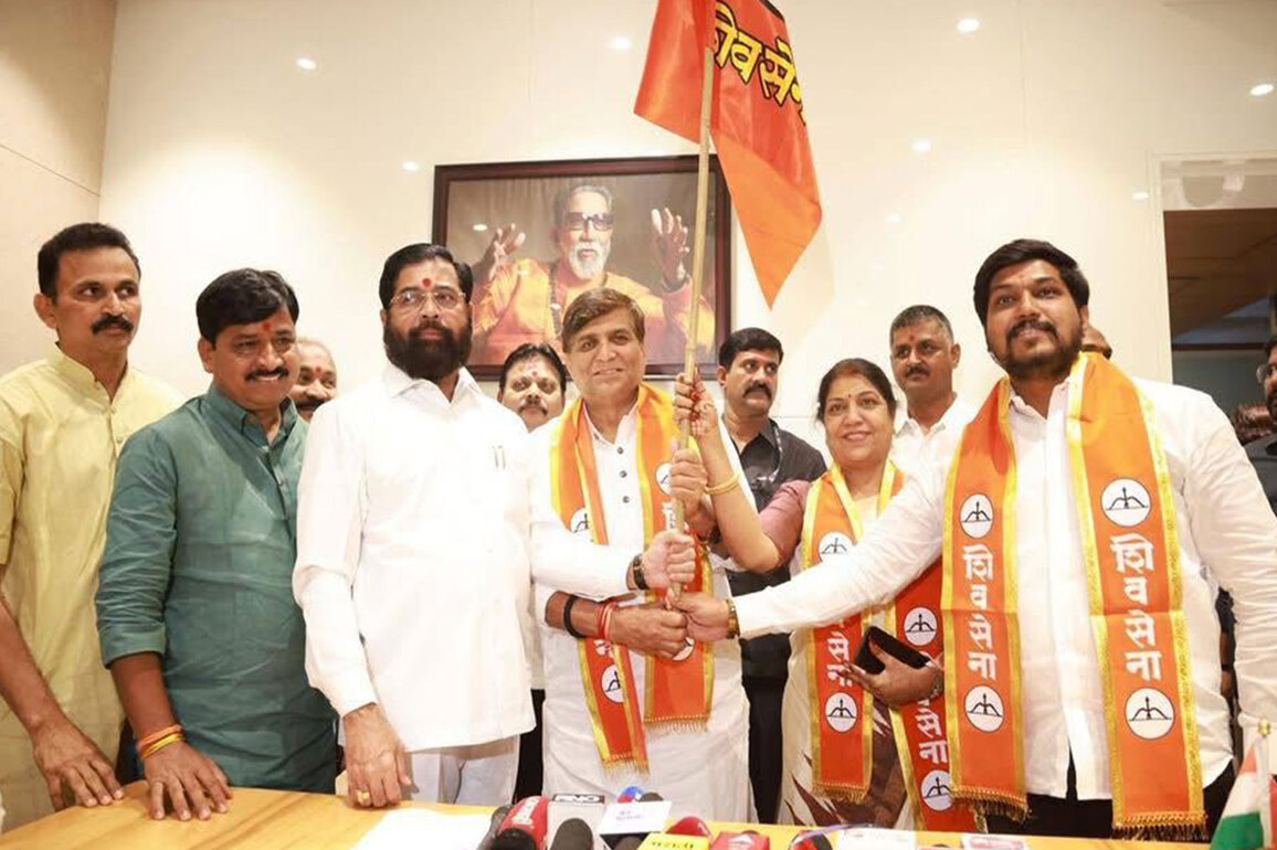 Congress rebel leader Aba Bagul Joins Shiv Sena Ahead of Civic Polls, Major Setback for Congress