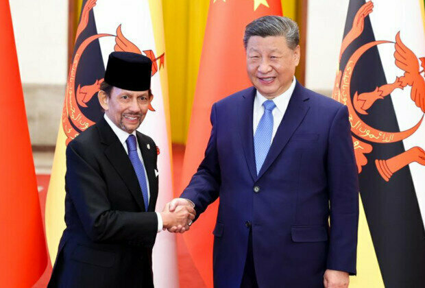 President Xi holds talks with Brunei's Sultan