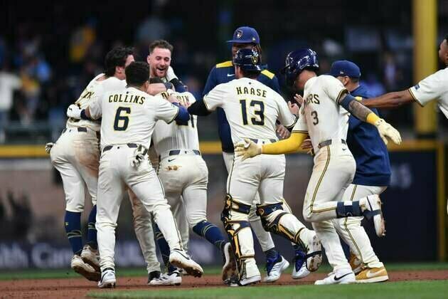 MLB roundup: Brewers down Red Sox in 10 again