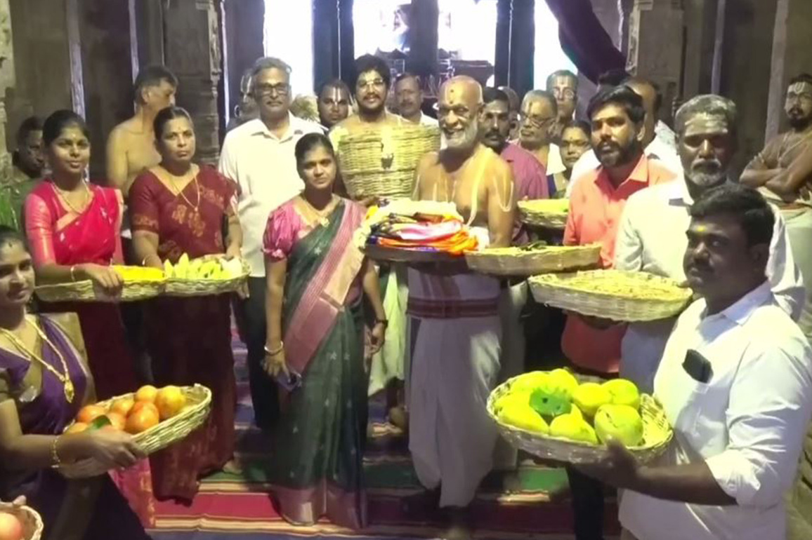 Ceremonial garments, sacred offerings arrive at Srirangam Ranganathaswamy Temple for Chithirai festival