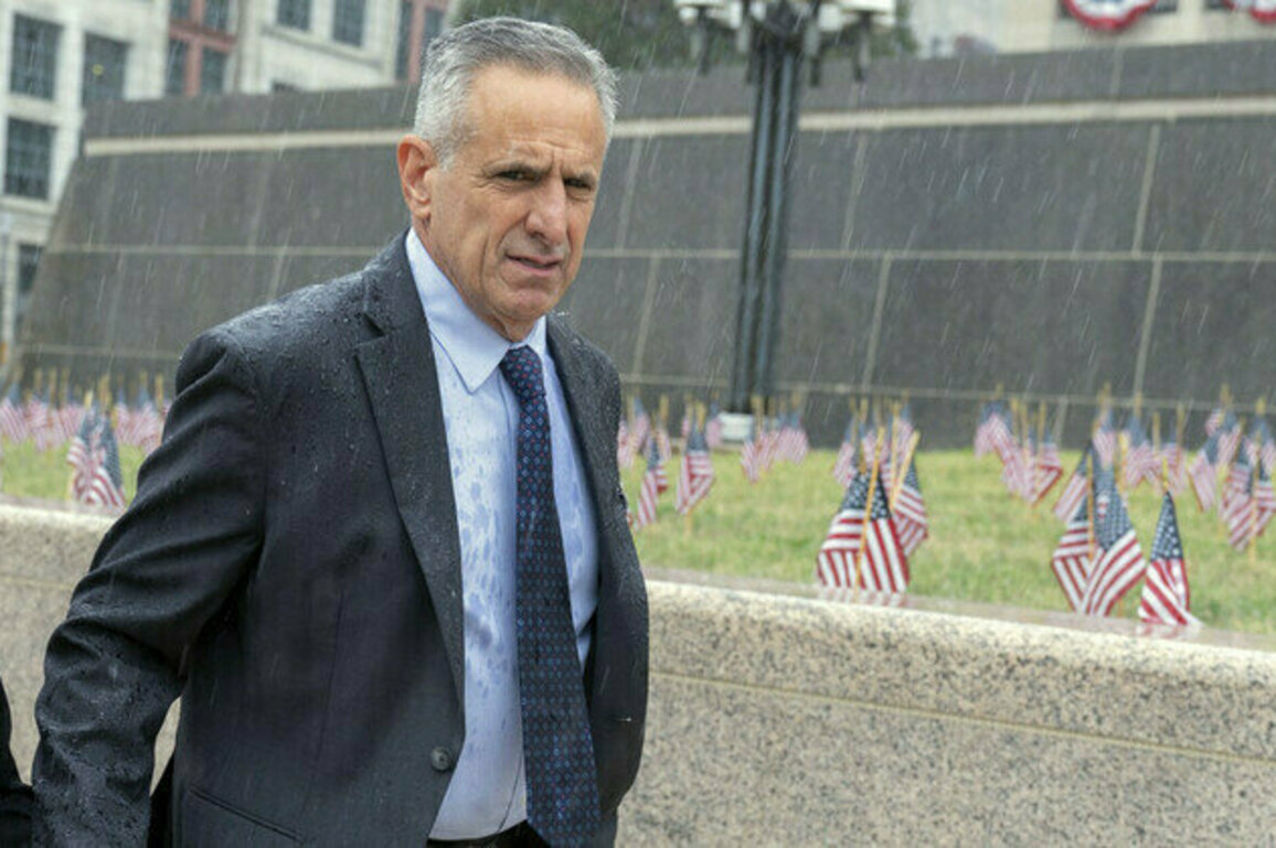 Former top US Navy commander jailed in bribery case