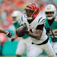 Joe Burrow (4 TDs), Bengals erupt in 2nd half vs. Dolphins