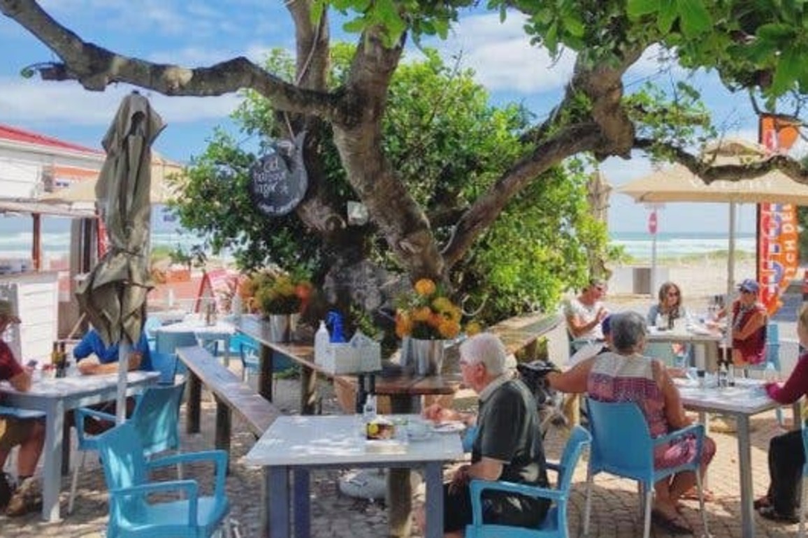 Cape Town's outdoor restaurants with a sea view (some on the beach!)