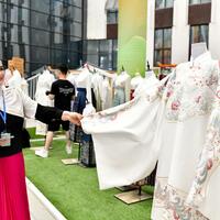 EconomyInFocus | An E China county becomes global Hanfu hub by leveraging e-commerce