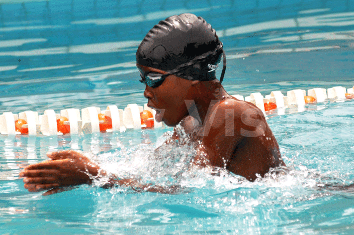 gabis mpaire amanya in action during the ika swimming finals at ampala arents chool pool pril 16 2016 hoto by ichael subuga