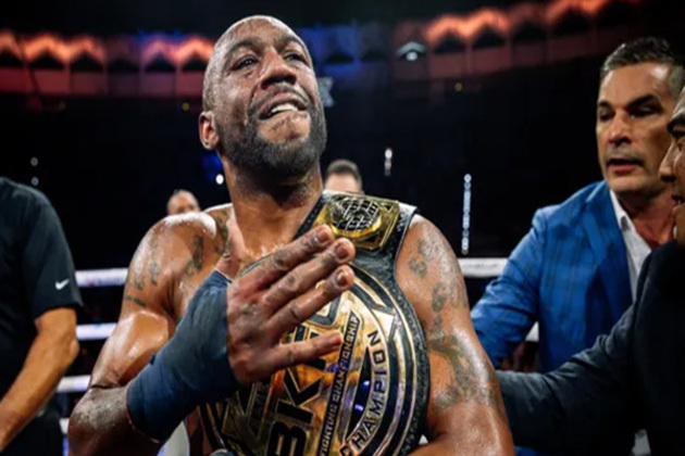 Austin Trout wins World Welterweight Championship in extra round thriller at BKFC 71 Dubai