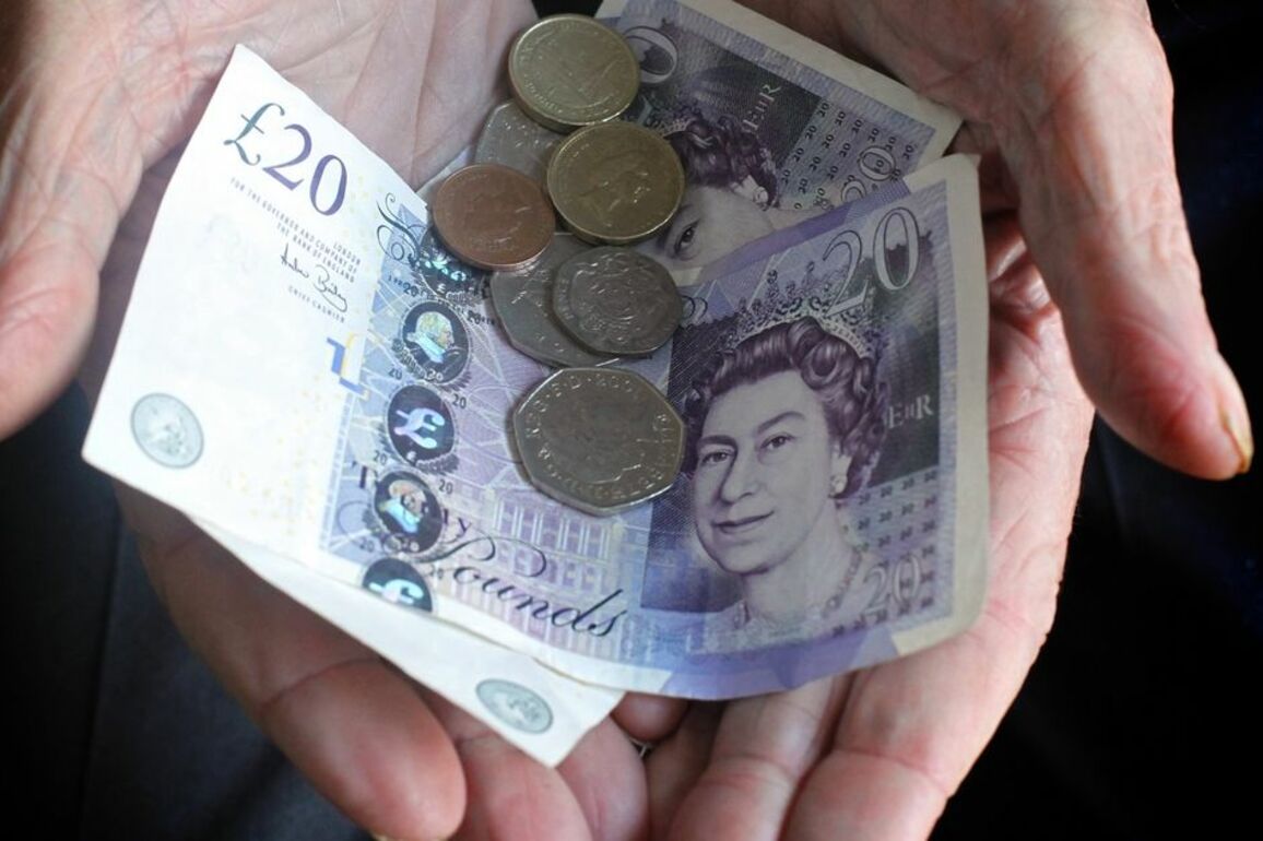 Universal Credit claimants to lose out due to "lump sum" back pay, says MLA