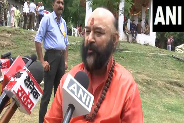 Amarnath Yatra: Devotees perform 'Chhari Mubarak' puja in Pahalgam