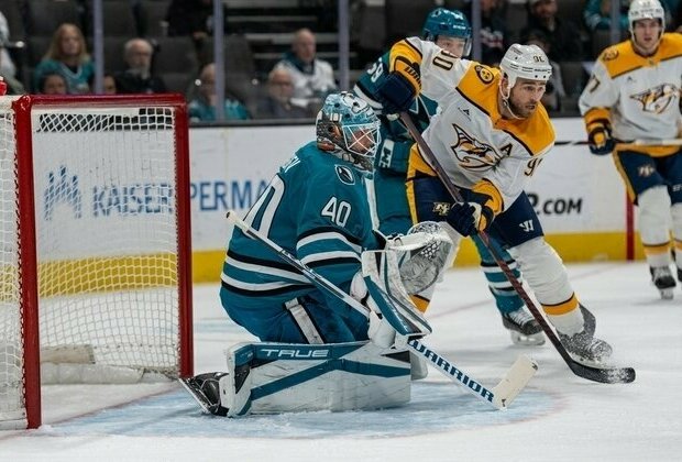 Kieffer Bellows' 3rd-period goal propels Predators past Sharks