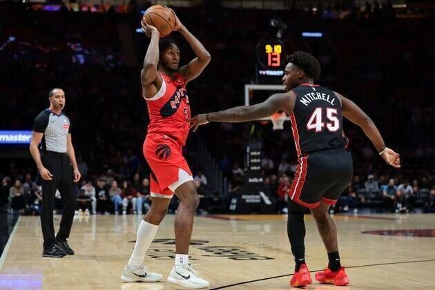 Raptors snap losing streak, extinguish heat with comeback win