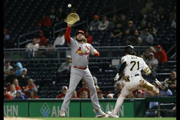Cards pull out 10-inning win as Pirates take loss No. 100