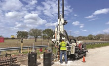  Drilling technology of centreline head side shift on Geoprobe’s 3126GT lines up over the hole without moving the mast but has better pulling power than a 7822DT rig