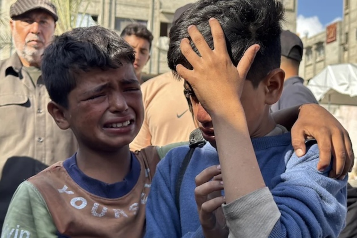 Casualties mount as Israeli troops continue firing on Gazans seeking aid