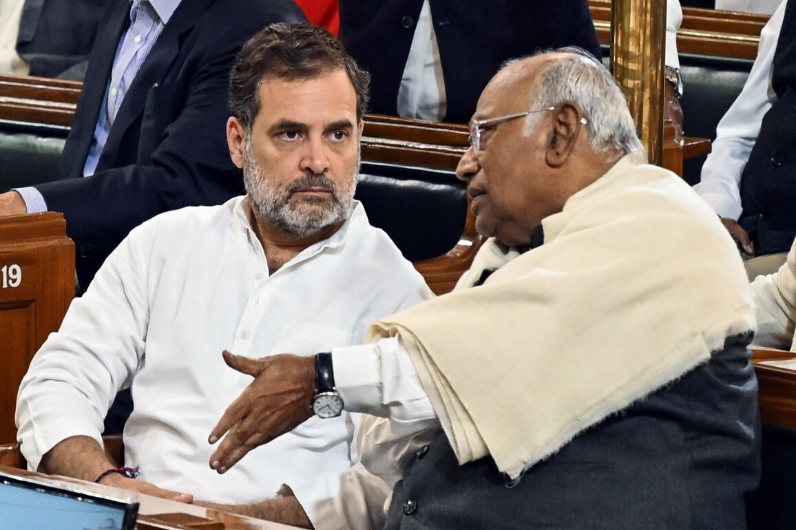 Congress high command likely to discuss Karnataka crisis in strategic group meeting: Sources