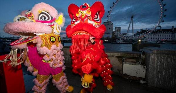 Chinese tourists soak in festive vibes of Spring Festival across the globe