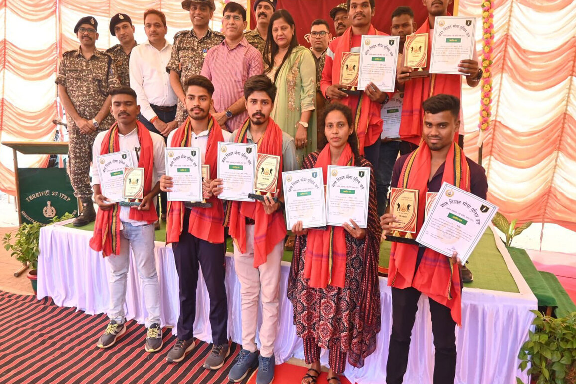 "10 tribal youths from once heavily LWE-affected Chhattisgarh's Mohla-Manpur-Ambagarh Chowki district clear SSC, police exams": ITBP