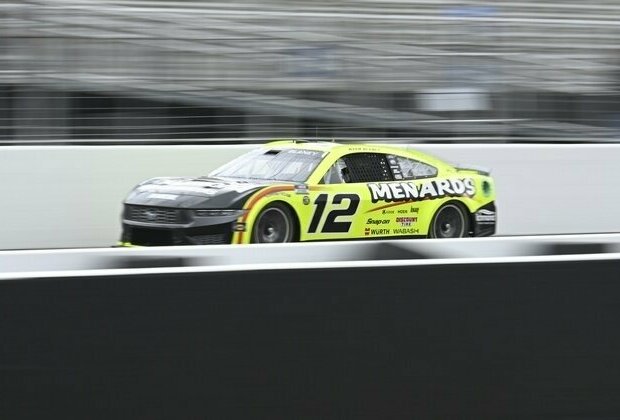 Ryan Blaney leads Penske's strong showing, secures pole at Atlanta