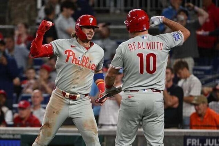 MLB roundup: Phillies score 8 with 2 outs in ninth, stun Nationals