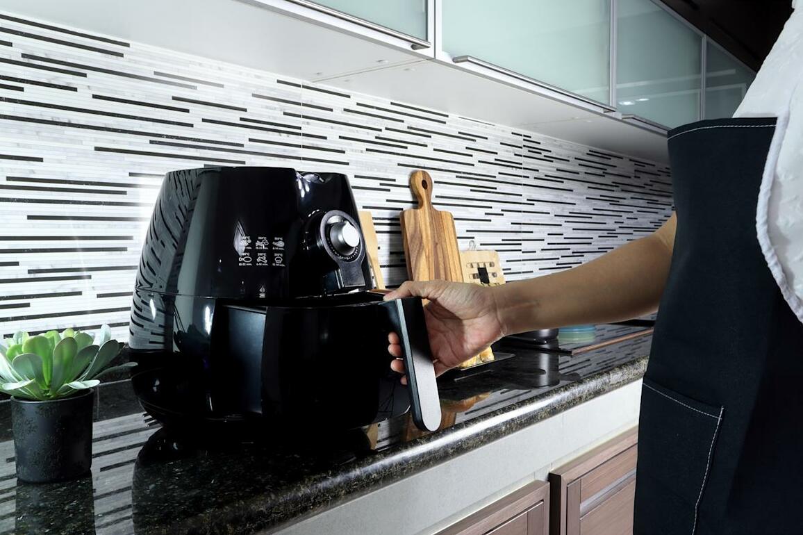 Experts warn against cooking this popular food in the air fryer  its a surprising fire hazard