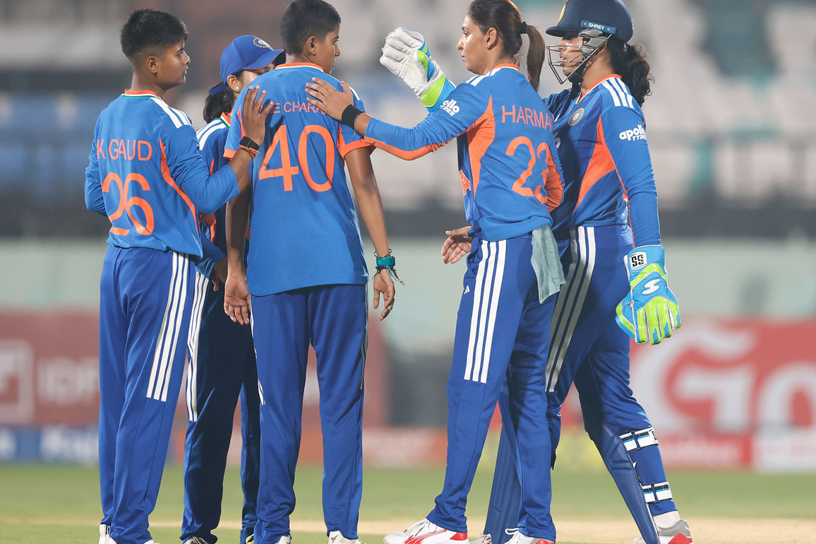 India Women keep Sri Lanka in check; restrict visitors to 121/6 India Women keep Sri Lanka in check; restrict visitors to 121/6 in first T20I at Visakhapatnam