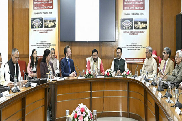 Haryana CM addresses participants of 36th International Training Programme in Legislative Drafting