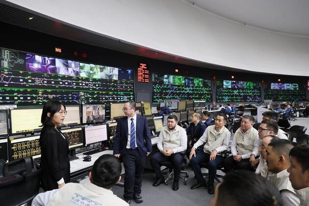 China trains Kazakh workers for Astana light rail project